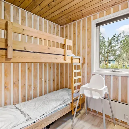 4 Bedroom Awesome In 別荘 *