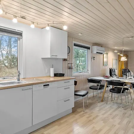 4 Bedroom Awesome In