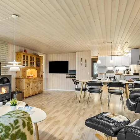 別荘 4 Bedroom Awesome In